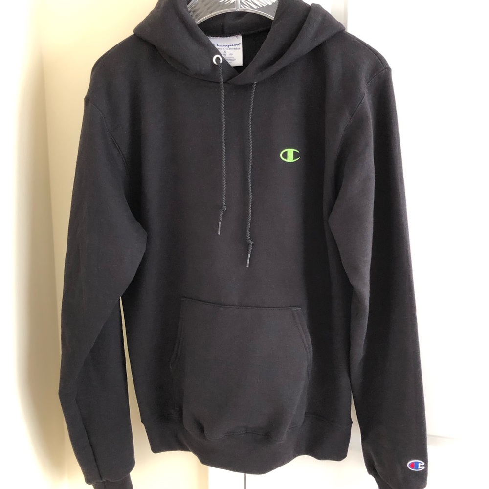 Champion print pullover hoodie black